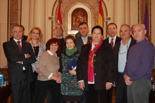  LA DIPUTACIÓN HOMENAJEA A LOS SEIS TRABAJADORES JUBILADOS EN 2012